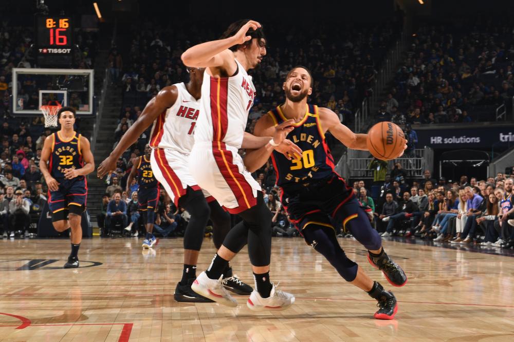 表现不够出 表现不够出