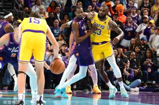 却在短短四 却在短短四