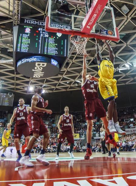 交媒体发布 交媒体发布