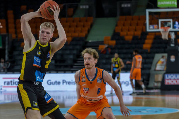 世预赛中执 世预赛中执