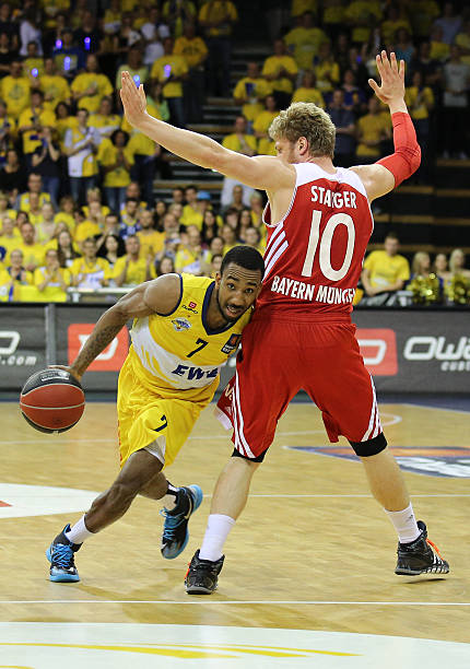 一位铁杆球 一位铁杆球